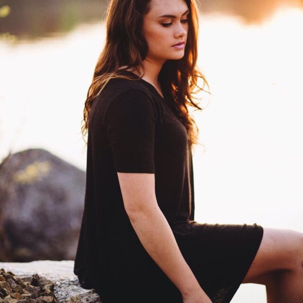 Brandy Melville flowy short sleeve dress